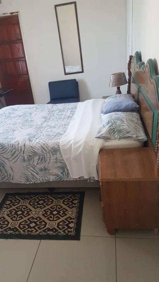 Carlcyn Homestay Gaborone Ngoại thất bức ảnh