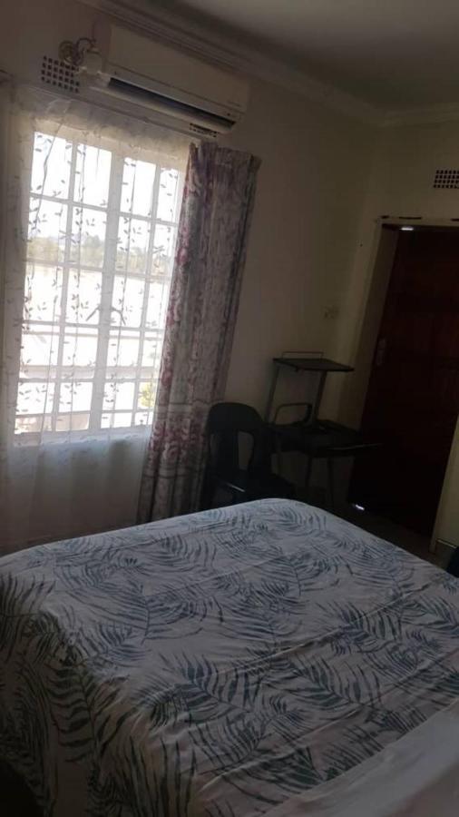Carlcyn Homestay Gaborone Ngoại thất bức ảnh