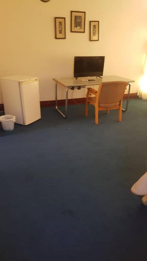 Carlcyn Homestay Gaborone Ngoại thất bức ảnh