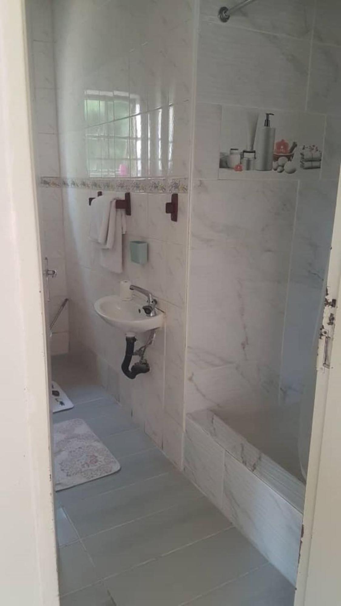 Carlcyn Homestay Gaborone Ngoại thất bức ảnh