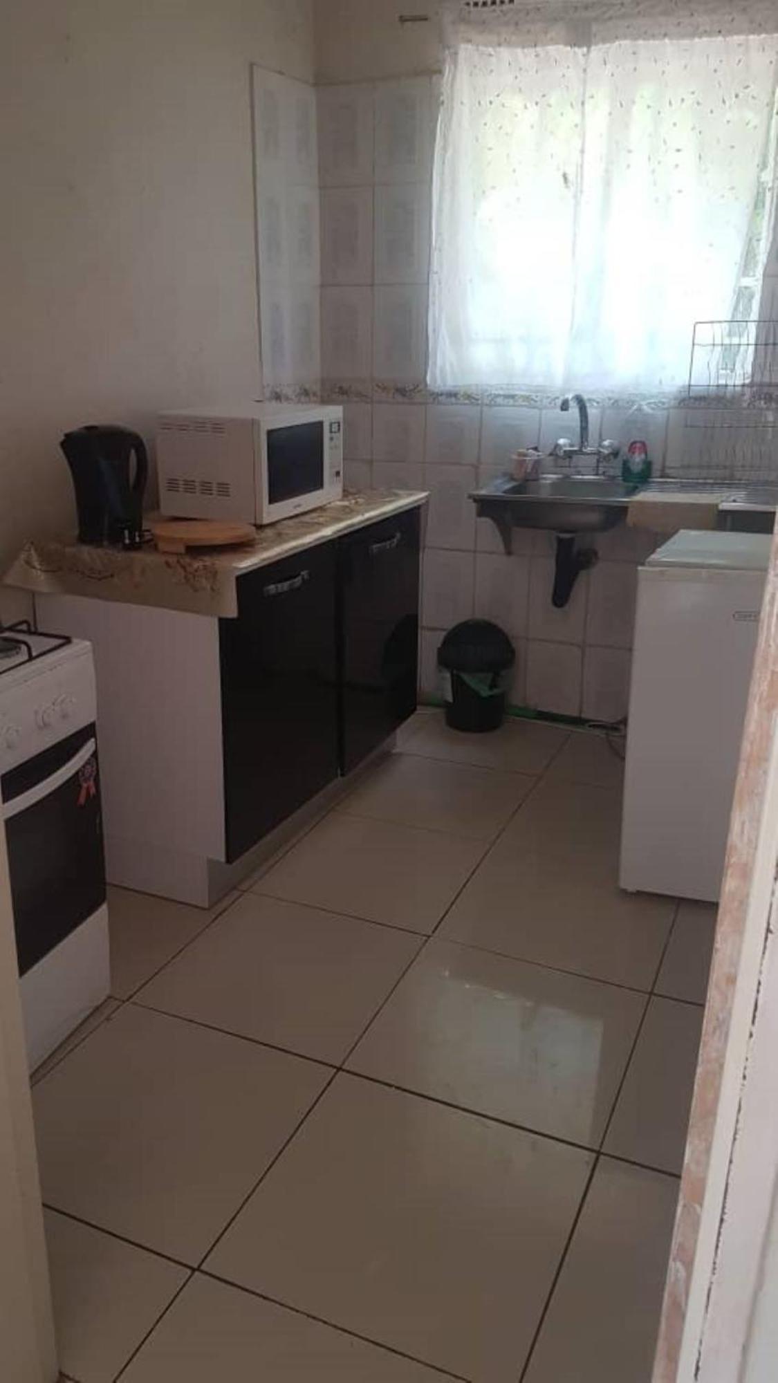 Carlcyn Homestay Gaborone Ngoại thất bức ảnh