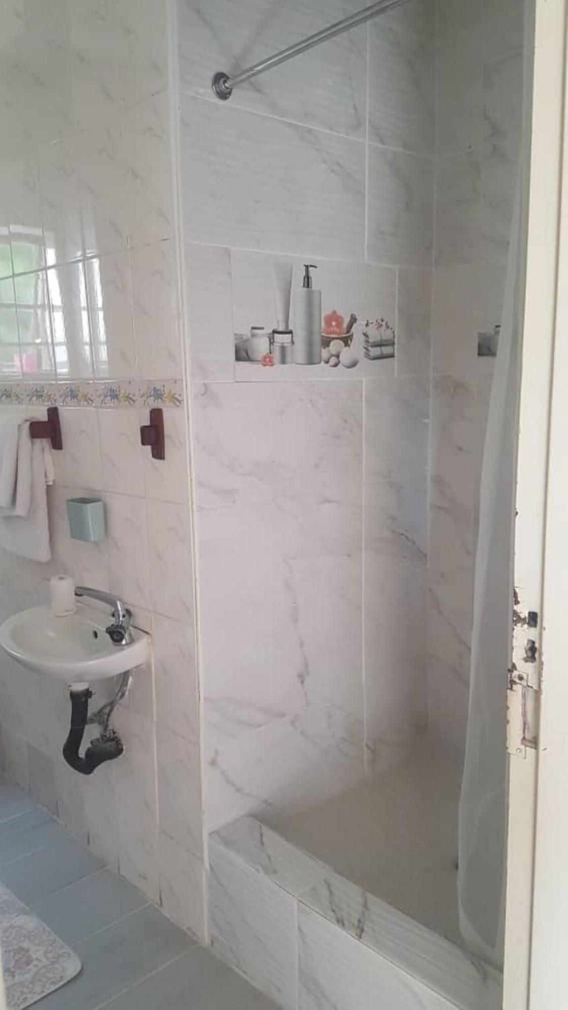 Carlcyn Homestay Gaborone Ngoại thất bức ảnh